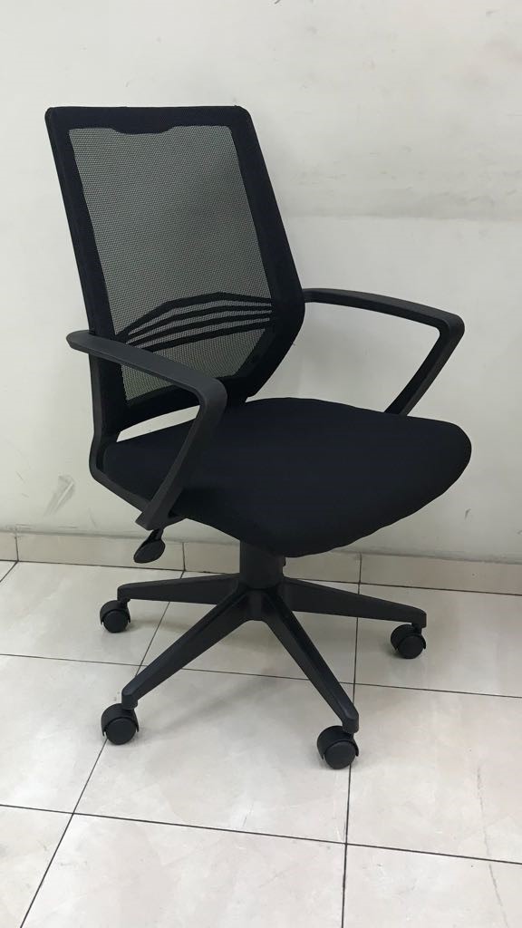 כסא דגם לירון שחור
