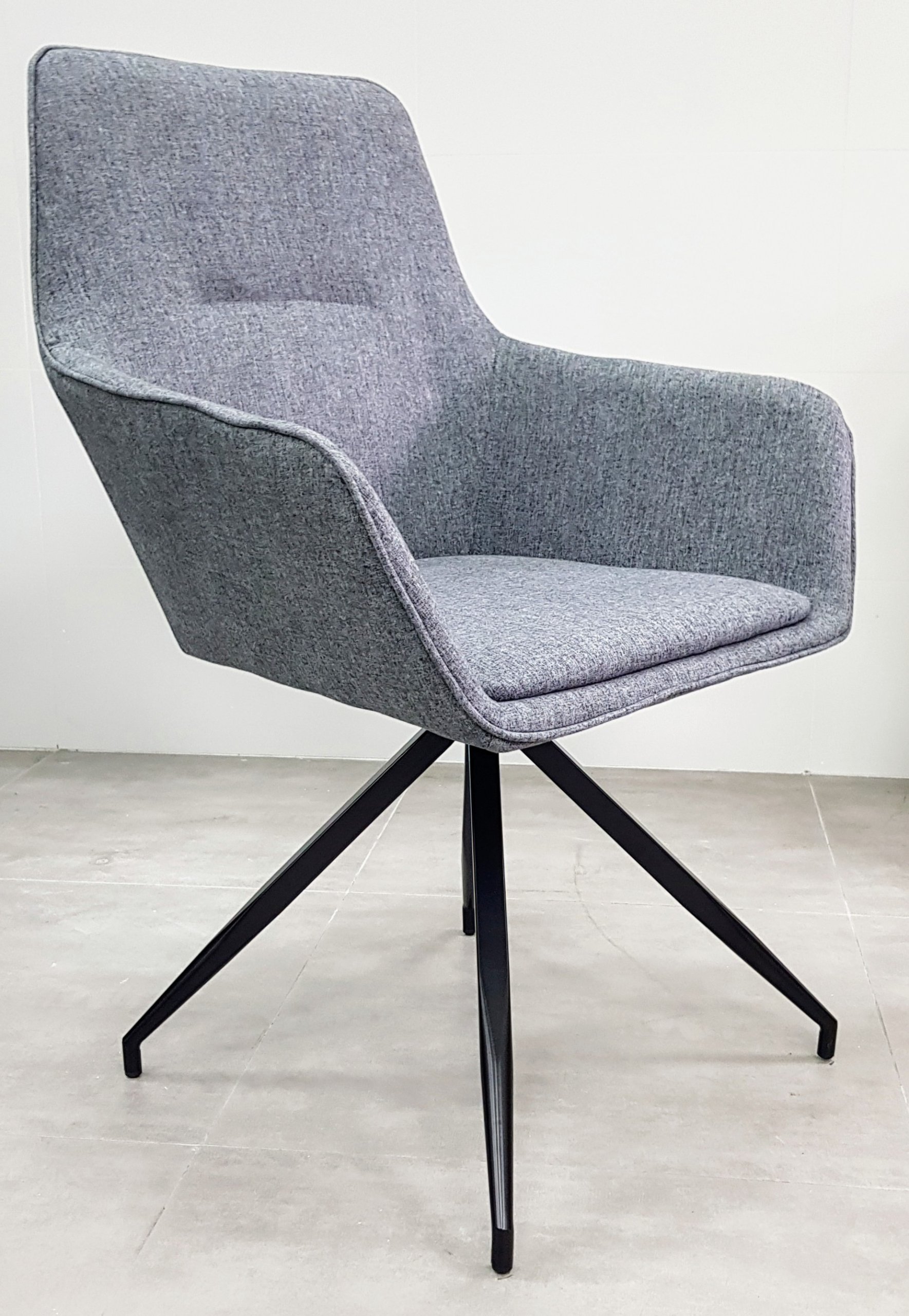 כסא אורח דגם “נאפולי” אפור בהיר