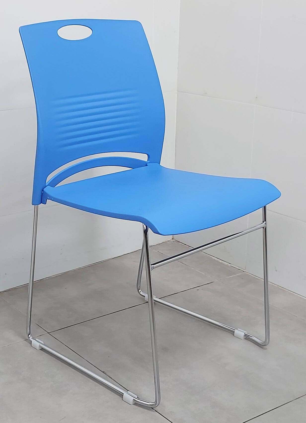 כסא דגם "דניאל" פלסטיק כחול