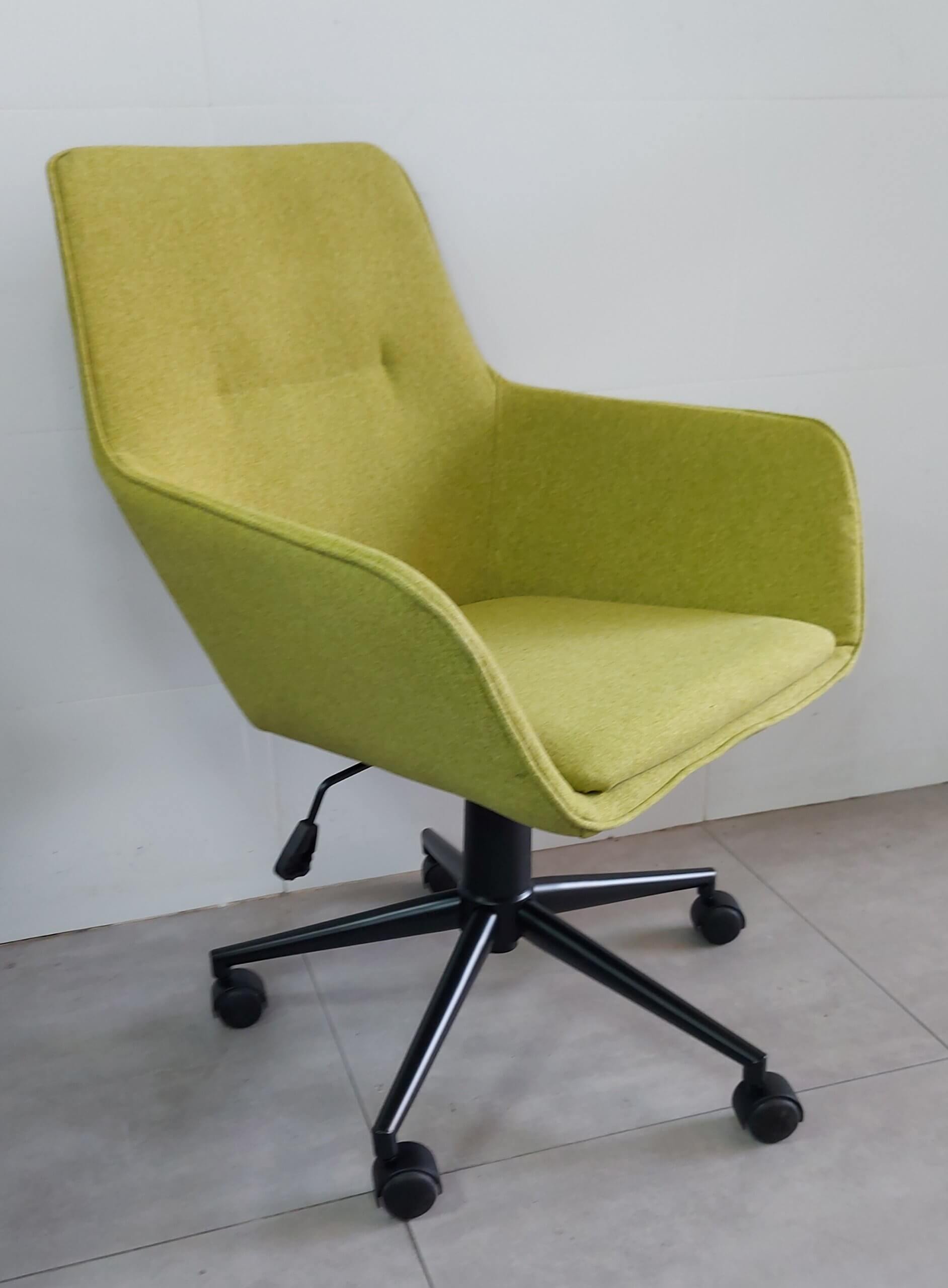 כסא דגם “נאפולי” צבע ירוק פנאומטי גלגלים
