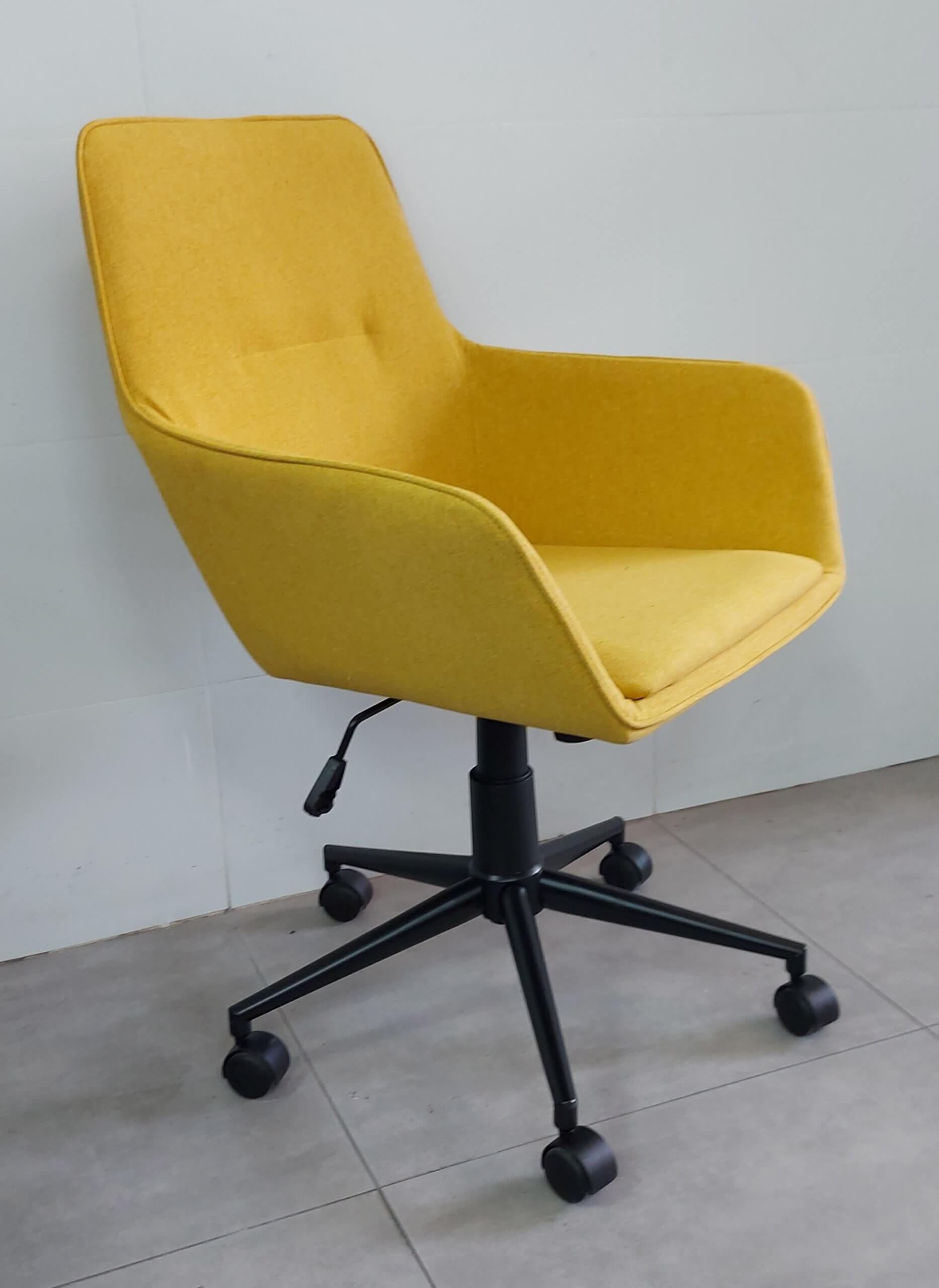 כסא דגם “נאפולי” צבע צהוב פנאומטי גלגלים