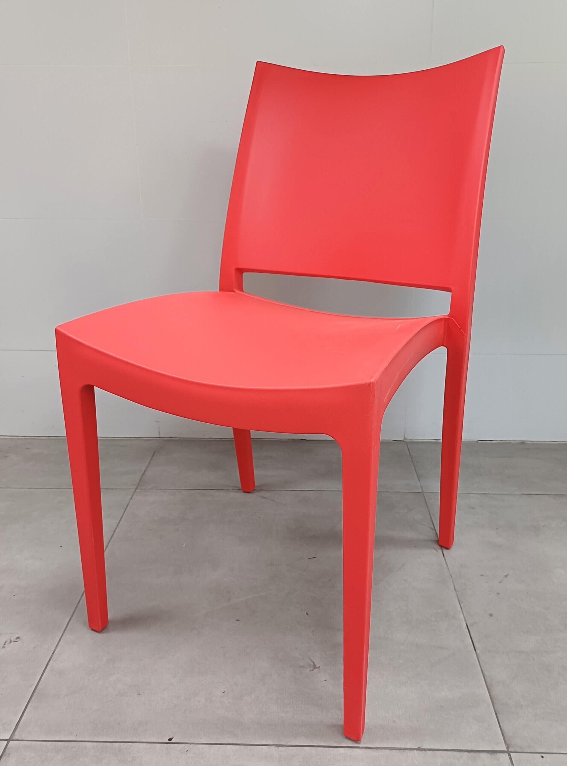 כסא דגם “מיקה” אדום