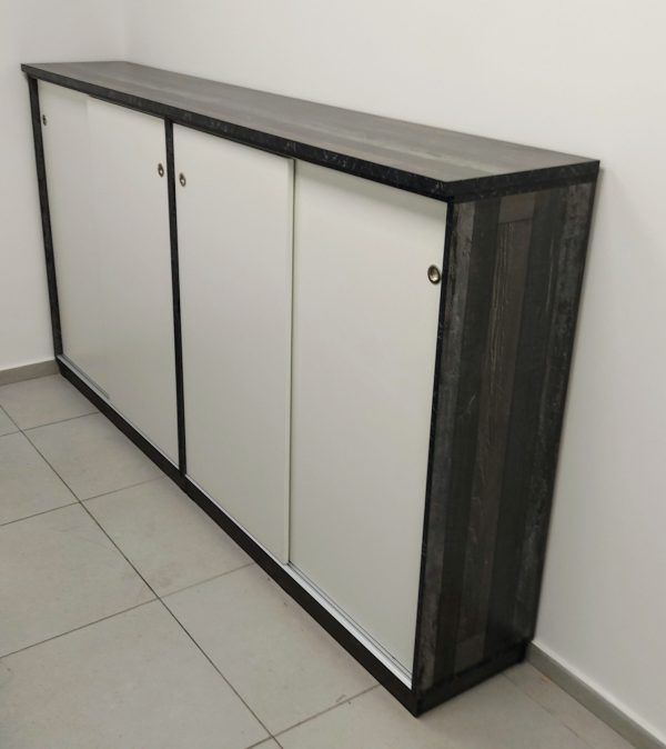 ארון דלתות הזזה 240X40X130H