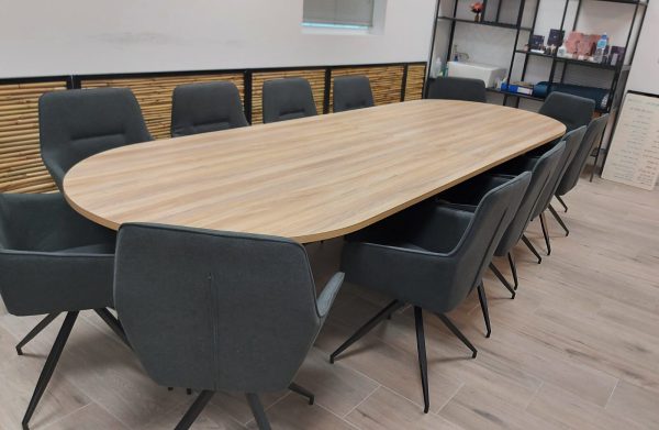 שולחן ישיבות אליפסה 400X120 אלון בשילוב שחור