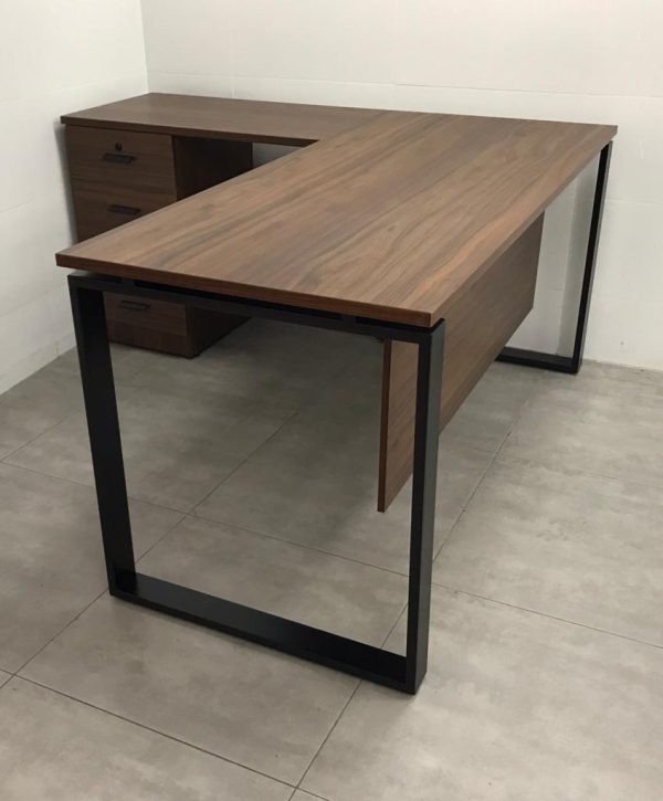 שולחן דגם פלזמה במידה 160X70X160 ס"מ צבע אגוז גוון 303 רגל צבע שחור