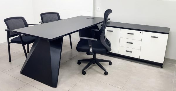 שולחן מנהל 180X80 / 200X80 רגל מתכת סטינג צבע שחור לבן